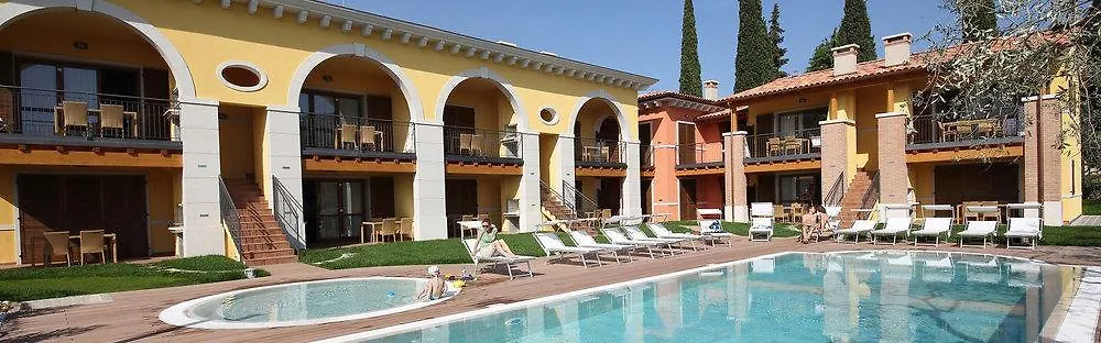 Residence Corte Leonardo Garda