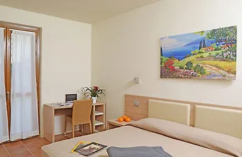 Apartment Residence Corte Leonardo Garda