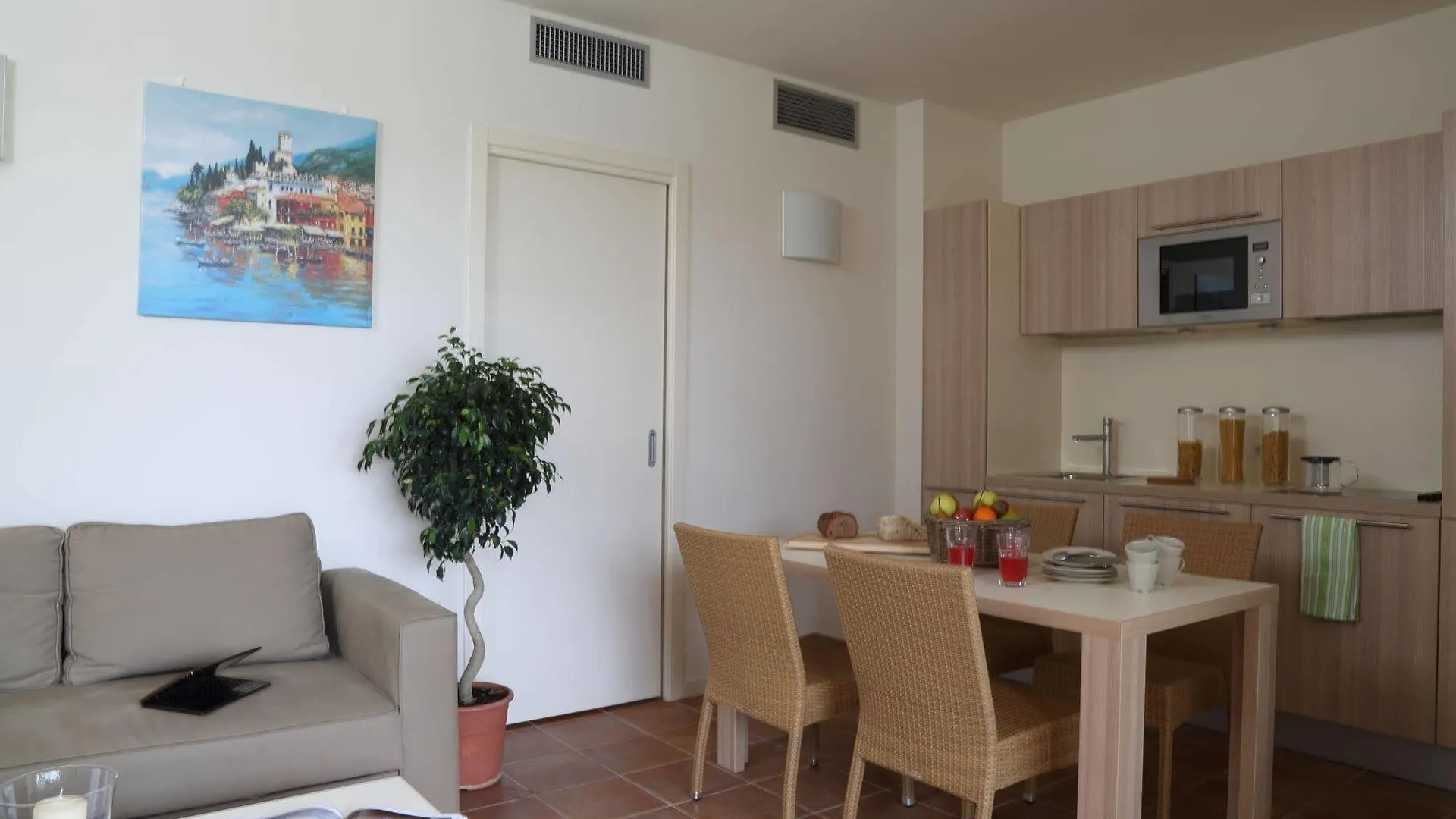 Apartment Residence Corte Leonardo Garda